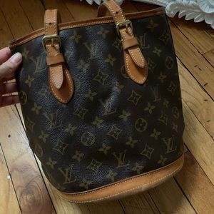 Authentic Louis Vuitton bucket bag purse